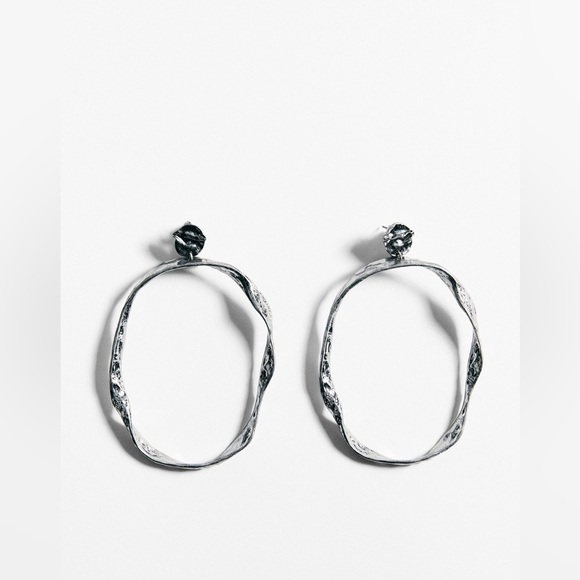 ZARA IRREGULAR HOOP EARRINGS LIMITED EDITION NWT ✨✨✨✨ Celeb style - Picture 1 of 7